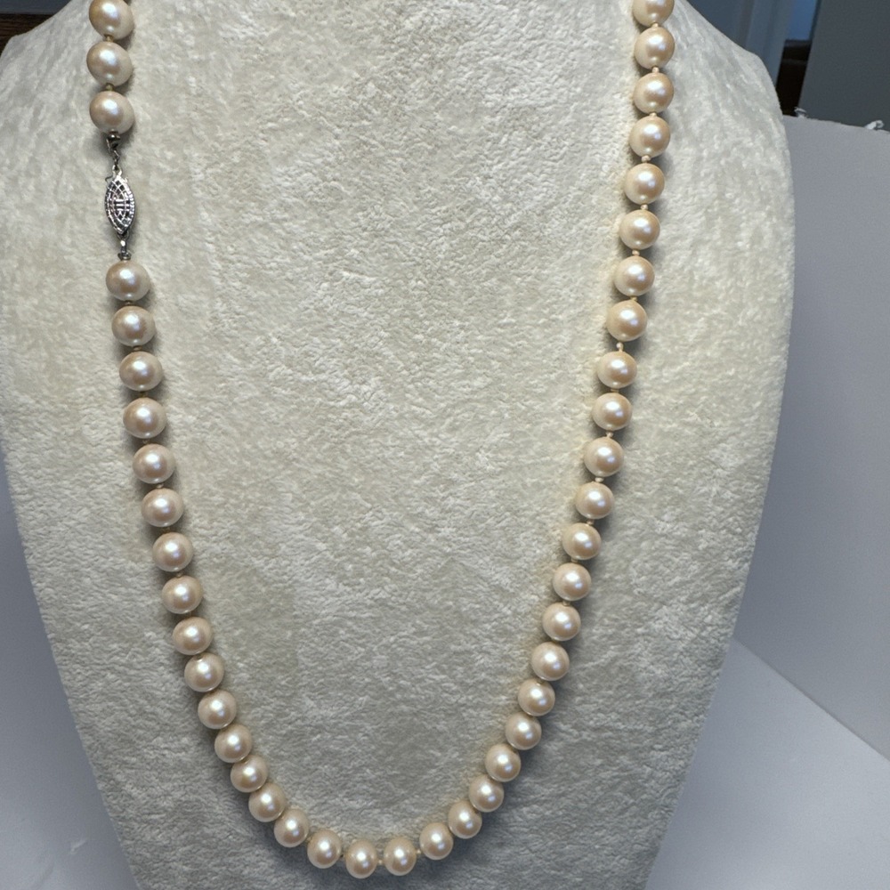 VTG Faux Pearl Necklace Knotted 24" Champagne W Silver Tone Clasp 6mm - Picture 2 of 7